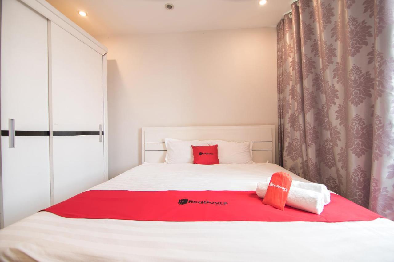 Reddoorz Yen Phu Street Hotell Hanoi Exteriör bild