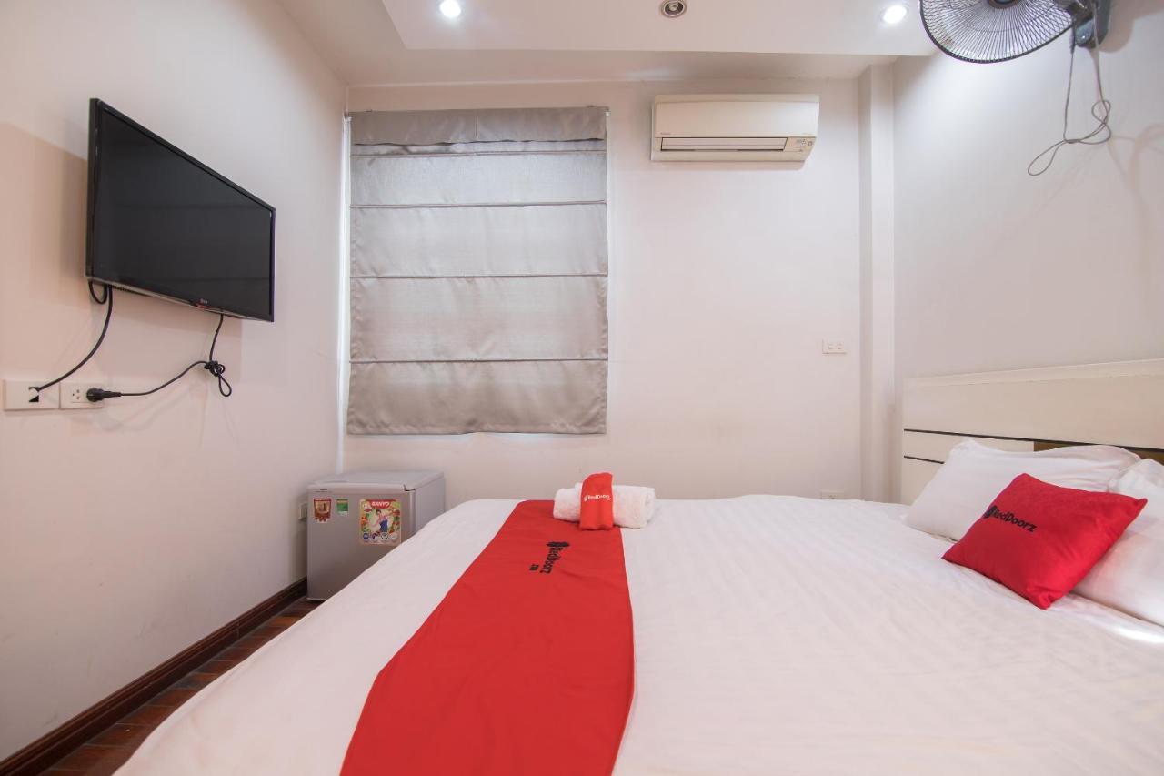 Reddoorz Yen Phu Street Hotell Hanoi Exteriör bild