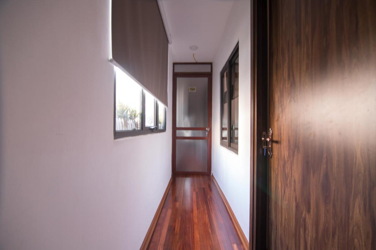 Reddoorz Yen Phu Street Hotell Hanoi Exteriör bild